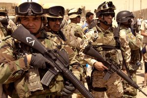 قوات-عراقية-جنود-مصطفون-صورة-كبيرة